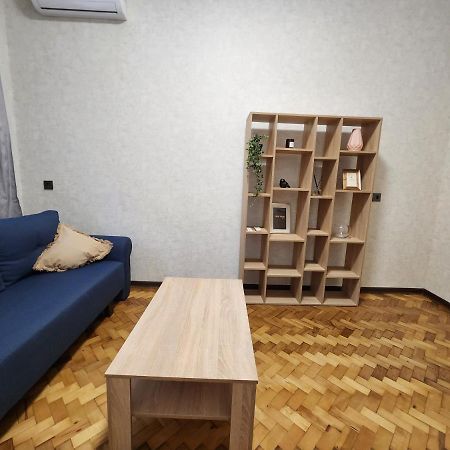 O.O.Apart.2 Apartment Chernivtsi Bagian luar foto