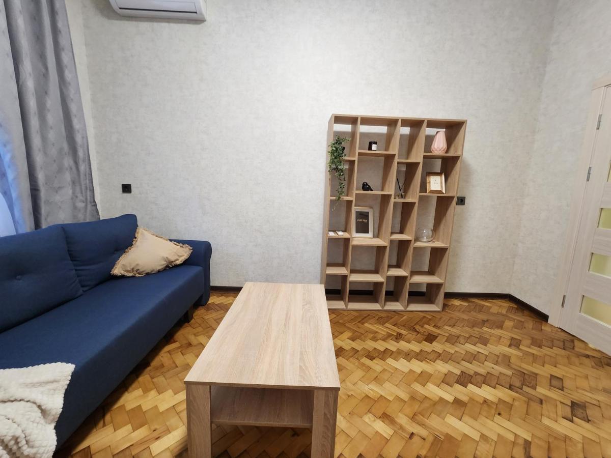 O.O.Apart.2 Apartment Chernivtsi Bagian luar foto